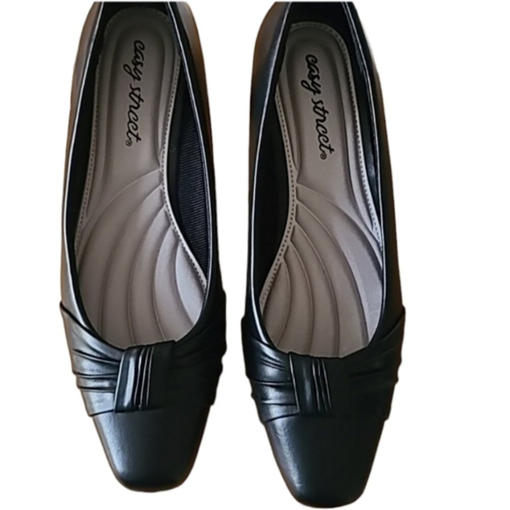 Easy Street Super Flex Foam "WAIVE" Closed Toe Pumps Black Low Heel sz 7 NIB